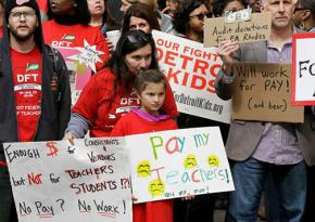 Detroit teachers demonstrated at school district headquarters